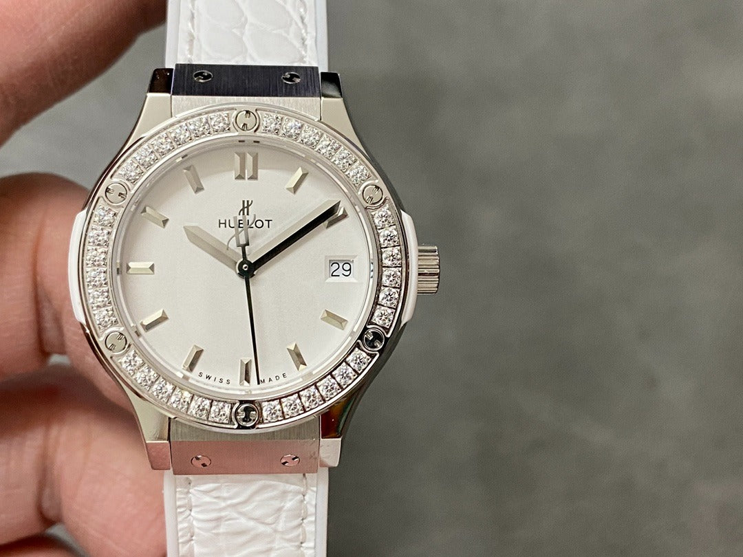 Hublot Classic Fusion Cuarzo 581.NE.2010.LR.1204 Cuarzo Titanio Regular