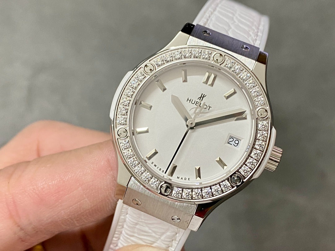 Hublot Classic Fusion Cuarzo 581.NE.2010.LR.1204 Cuarzo Titanio Regular