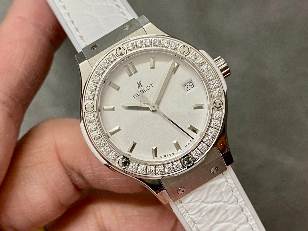 Hublot Classic Fusion Cuarzo 581.NE.2010.LR.1204 Cuarzo Titanio Regular