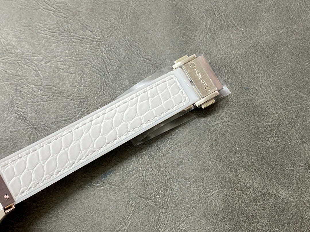 Hublot Classic Fusion Cuarzo 581.NE.2010.LR.1204 Cuarzo Titanio Regular