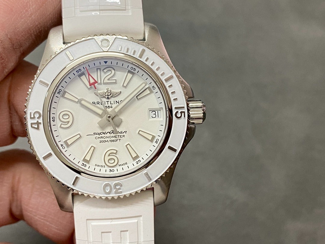 Breitling Superocean 36 Automatic A17316D21A1S1