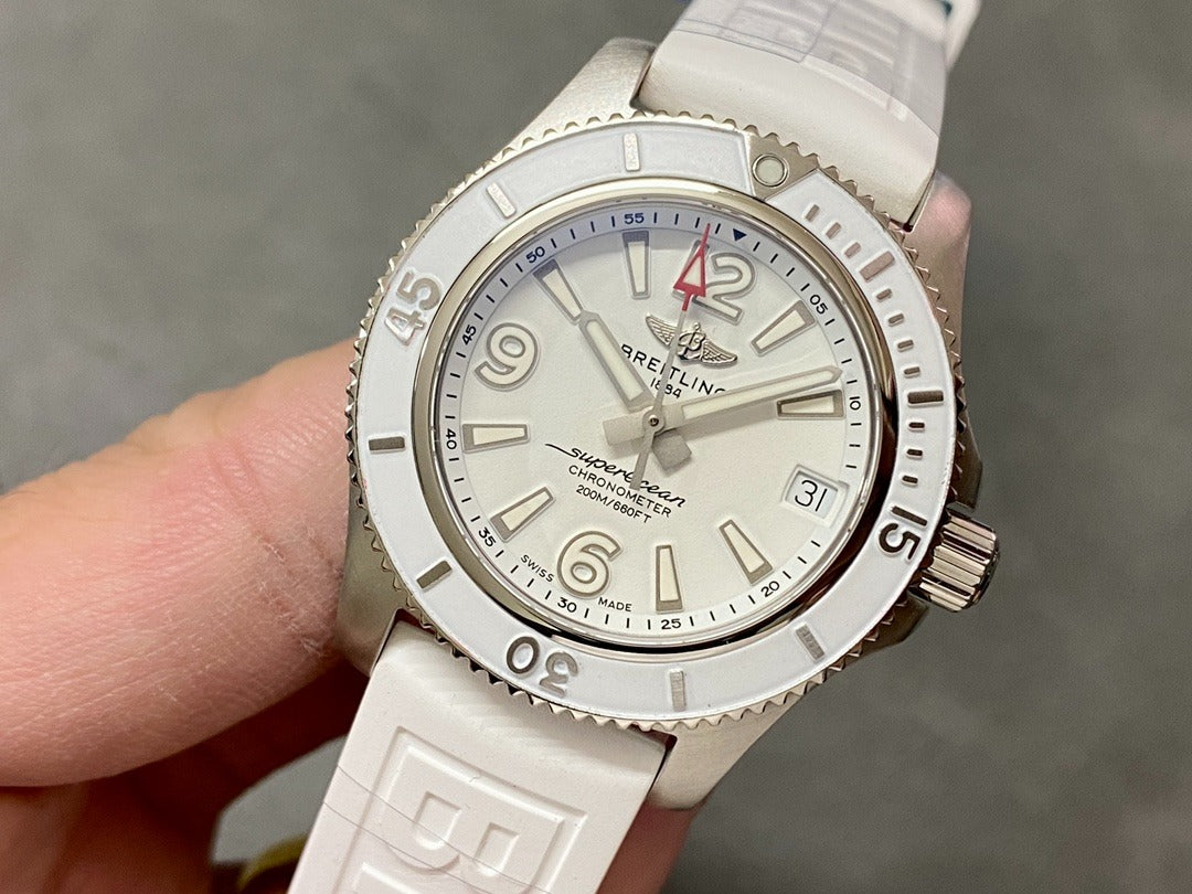 Breitling Superocean 36 Automatic A17316D21A1S1