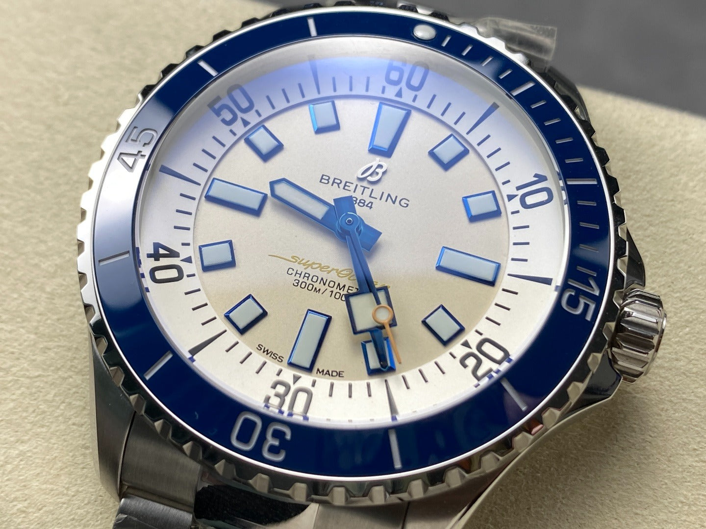 Breitling Superocean Automatic 42 A17375E71G1A1