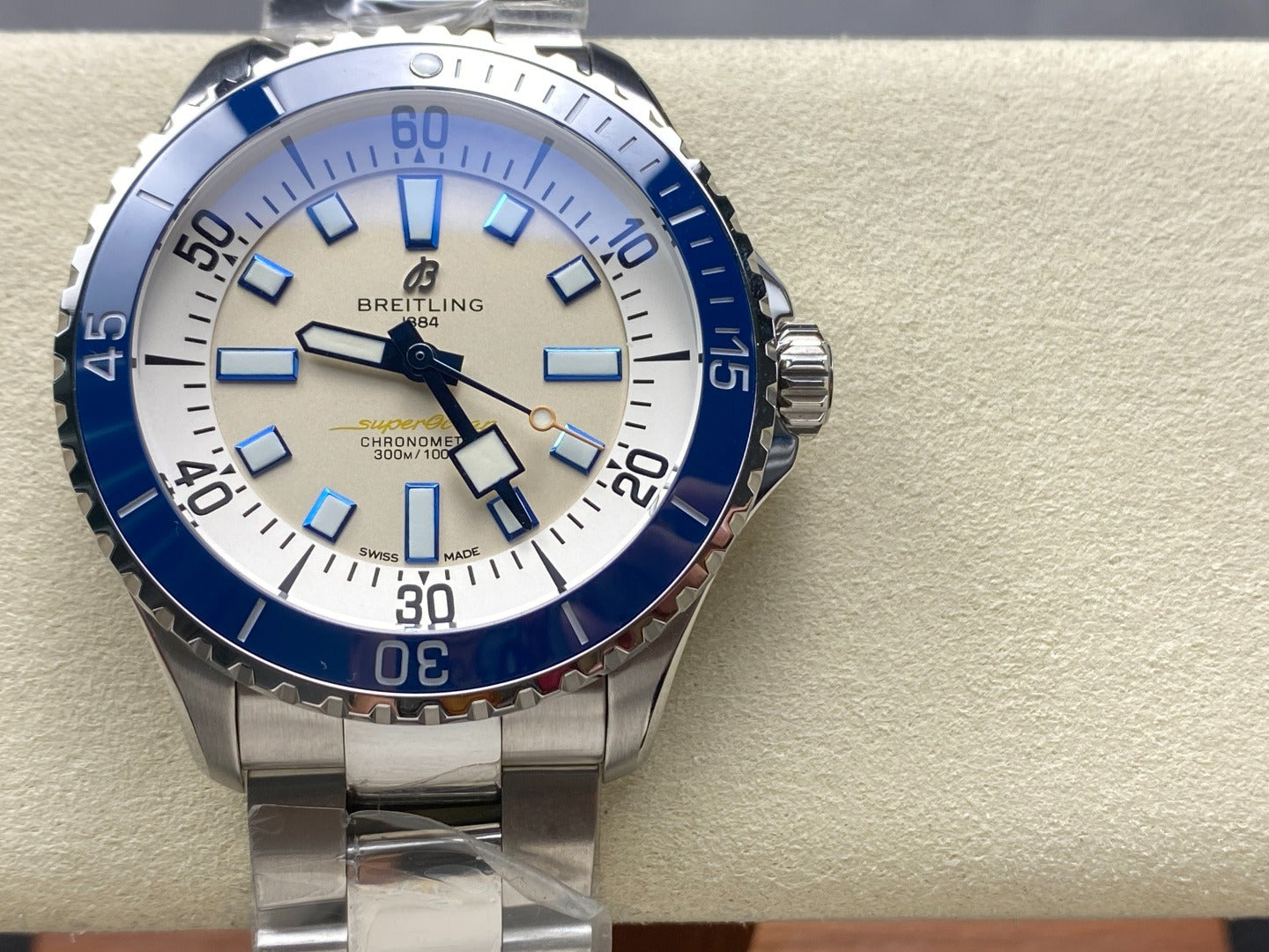 Breitling Superocean Automatic 42 A17375E71G1A1