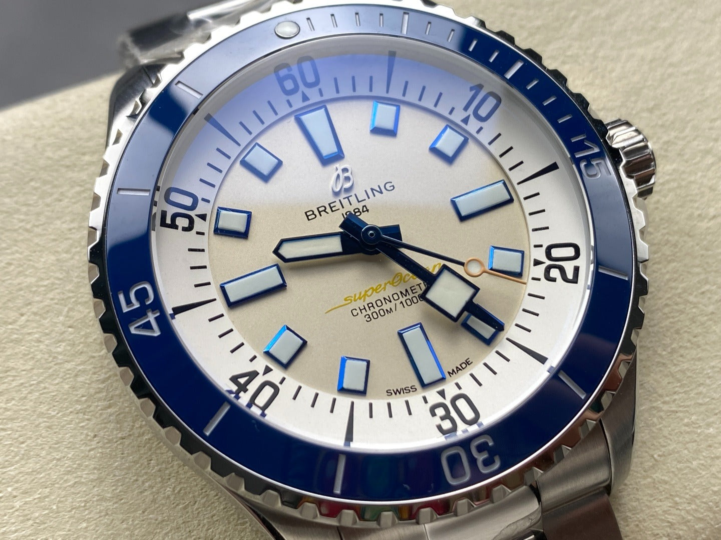 Breitling Superocean Automatic 42 A17375E71G1A1