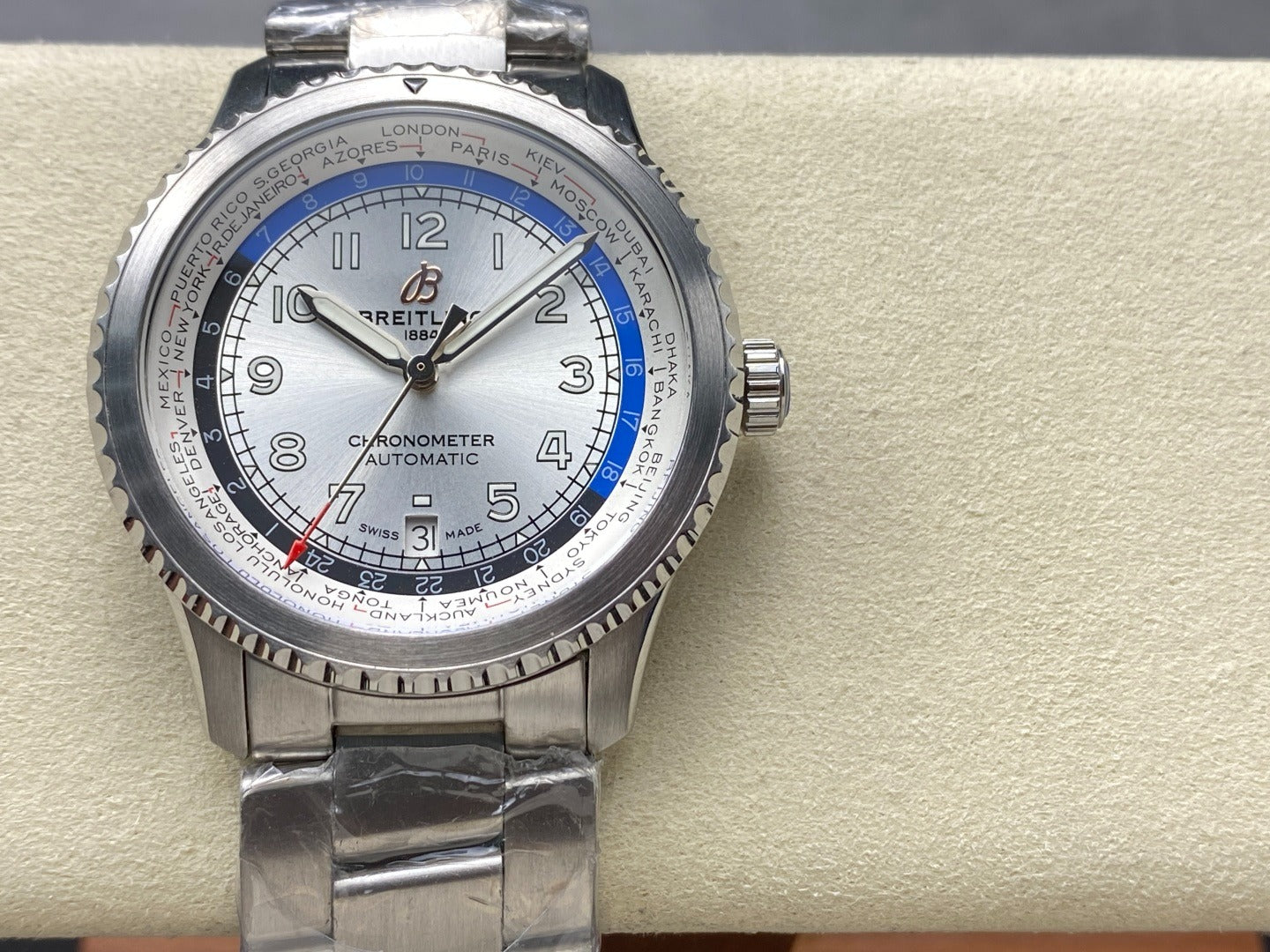 Breitling Aviator 8 B35 Unitime 43 AB3521U01/G1A1