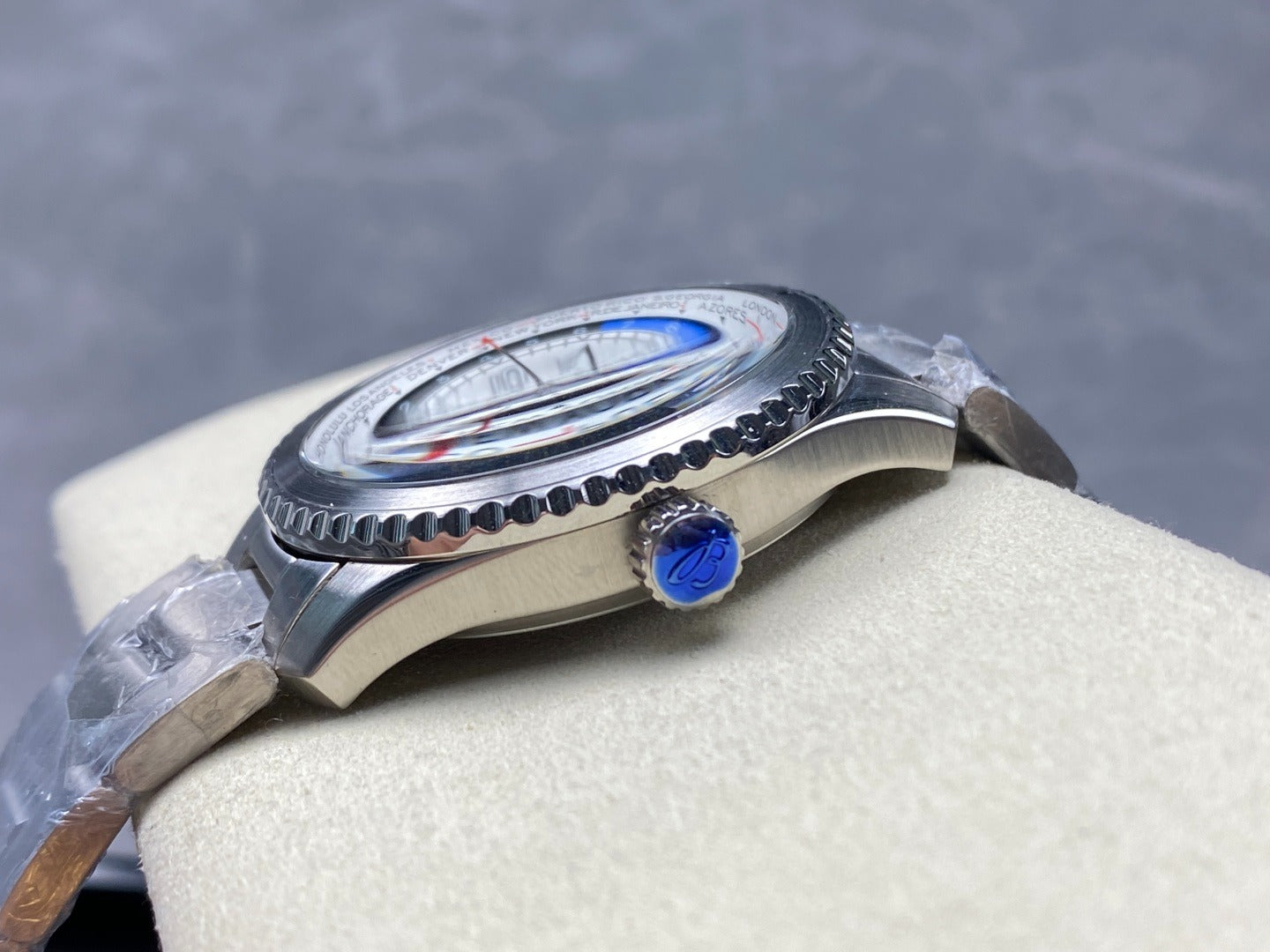 Breitling Aviator 8 B35 Unitime 43 AB3521U01/G1A1