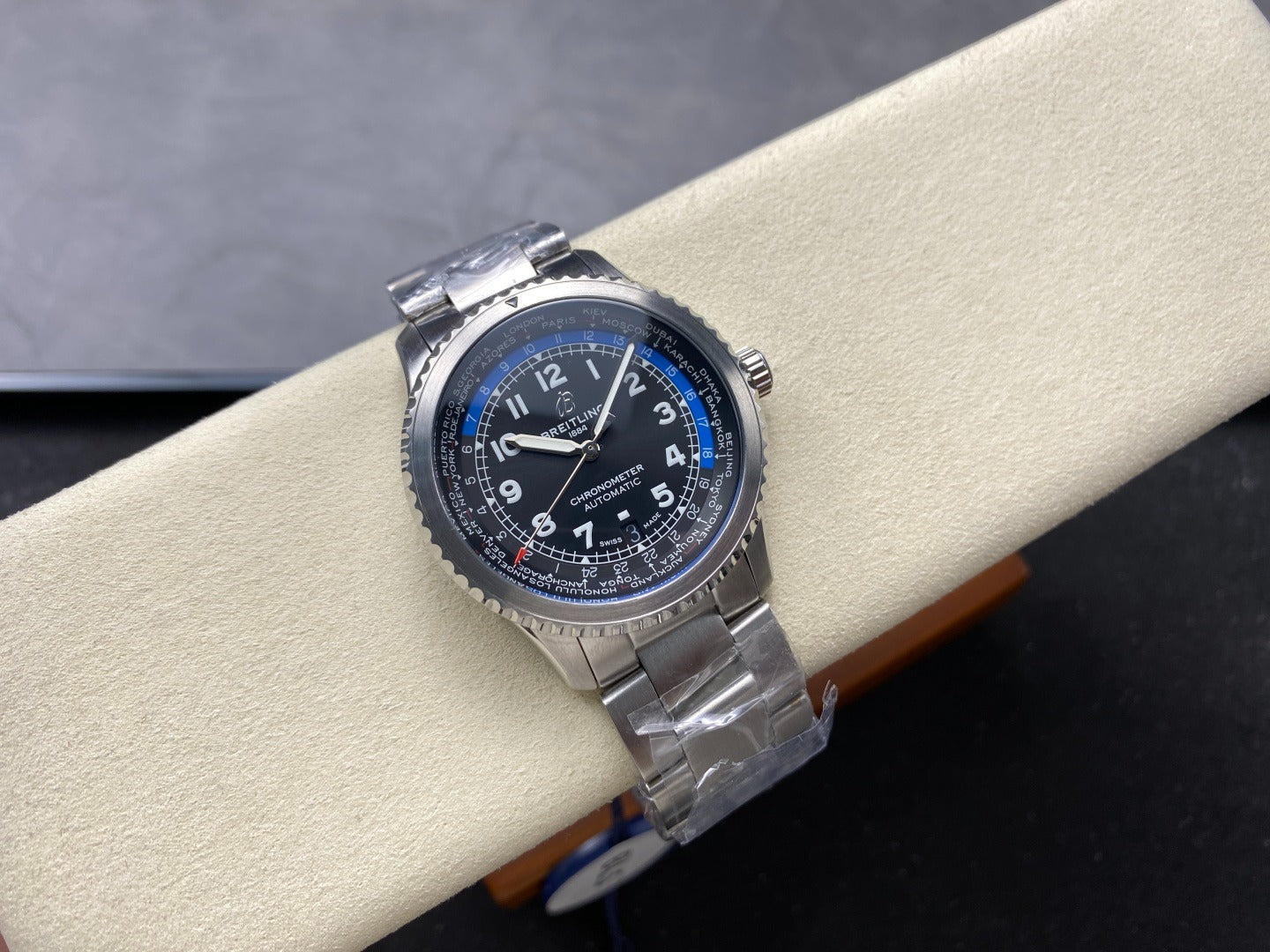 Breitling Navitimer 8 B35 Automatic Unitime AB3521U41B1A1