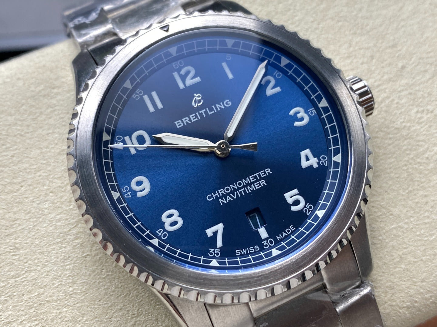 Breitling Navitimer 8 Automatik 41mm A17314 Original Papiere + Box