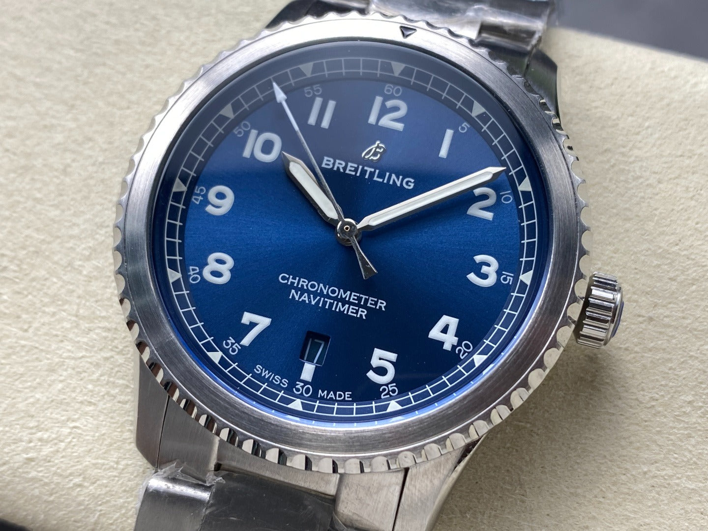 Breitling Navitimer 8 Automatik 41mm A17314 Original Papiere + Box