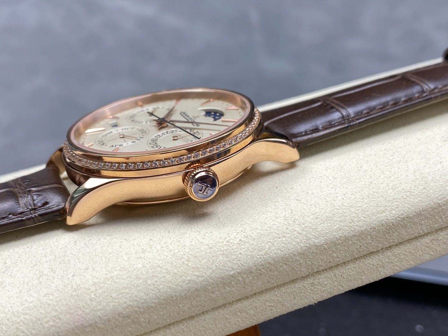 Jaeger-LeCoultre Master Ultra Thin Perpetual