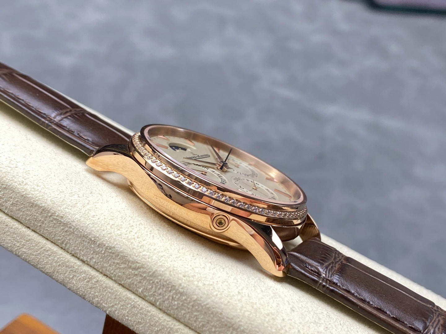 Jaeger-LeCoultre Master Ultra Thin Perpetual