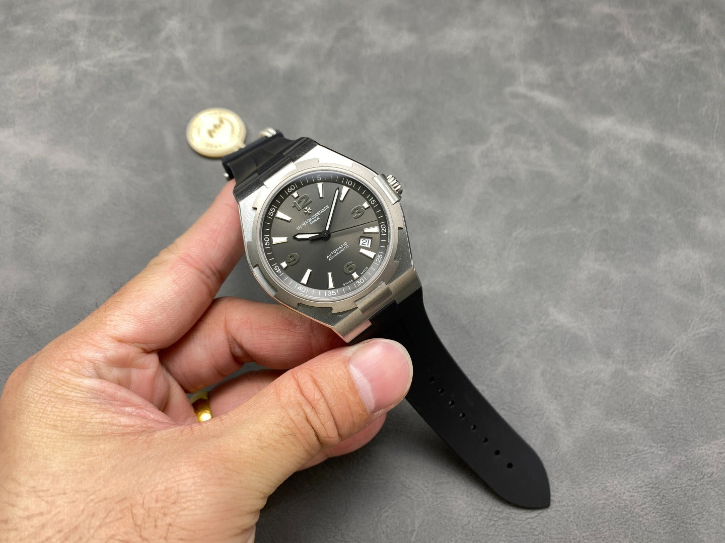 Vacheron Constantin Overseas 47040/000W-9500