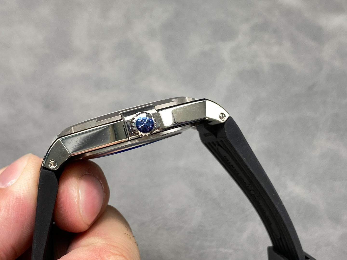 Vacheron Constantin Overseas 47040/000W-9500