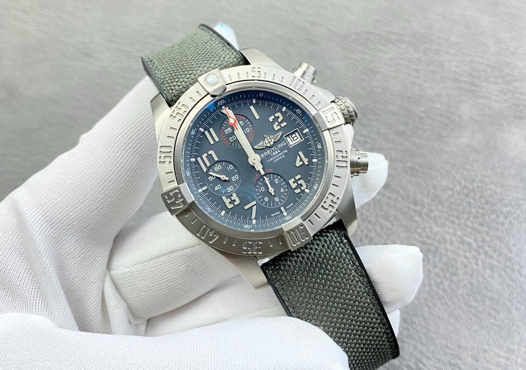 Breitling Avenger Bandit E13383