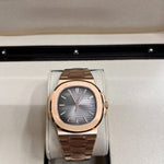Patek Philippe Nautilus 5711R-001 — Oro Rosa de 18 Quilates, 40 mm