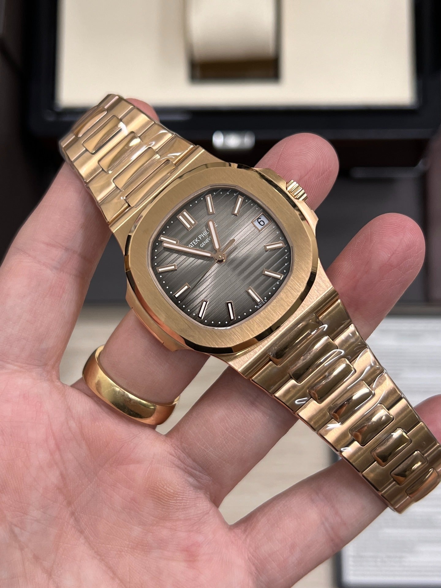 Patek Philippe Nautilus 5711R-001 — Oro Rosa de 18 Quilates, 40 mm