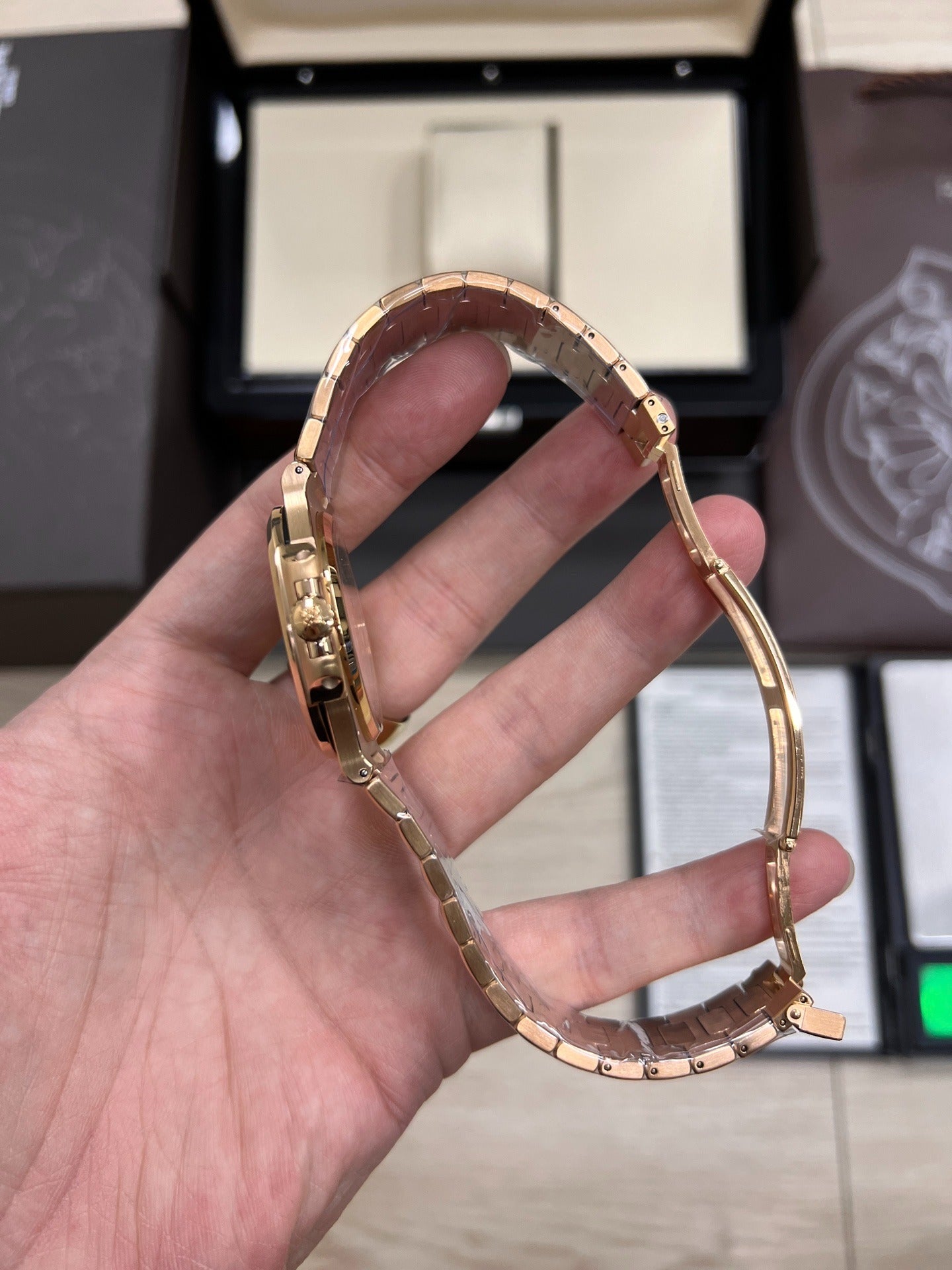 Patek Philippe Nautilus 5711R-001 — Oro Rosa de 18 Quilates, 40 mm