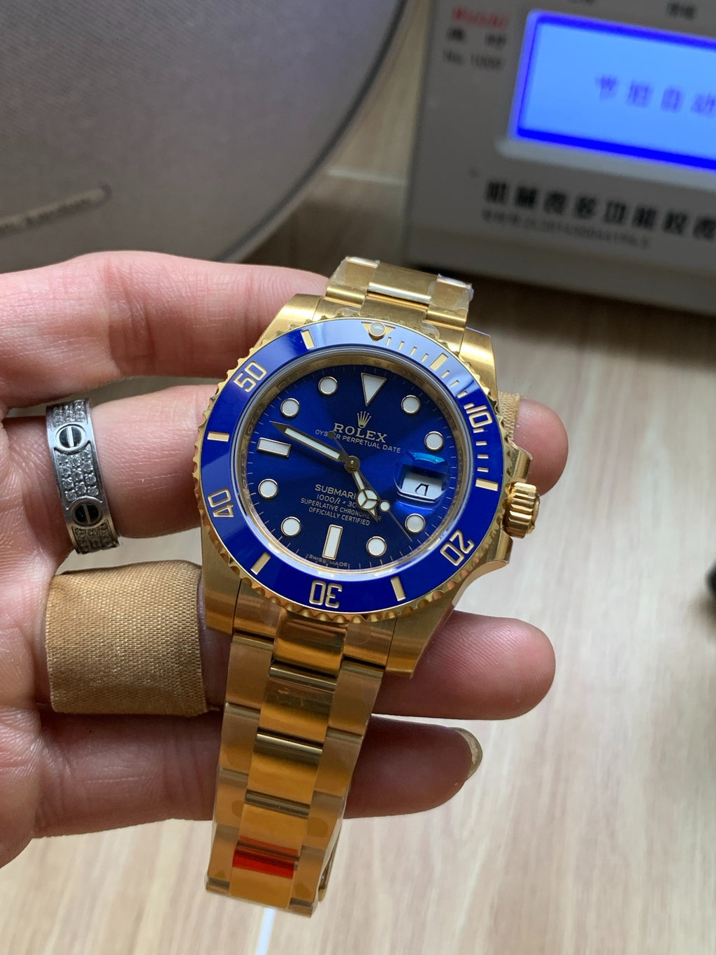 Rolex Submariner Date Full Gold – Sunburst Dial