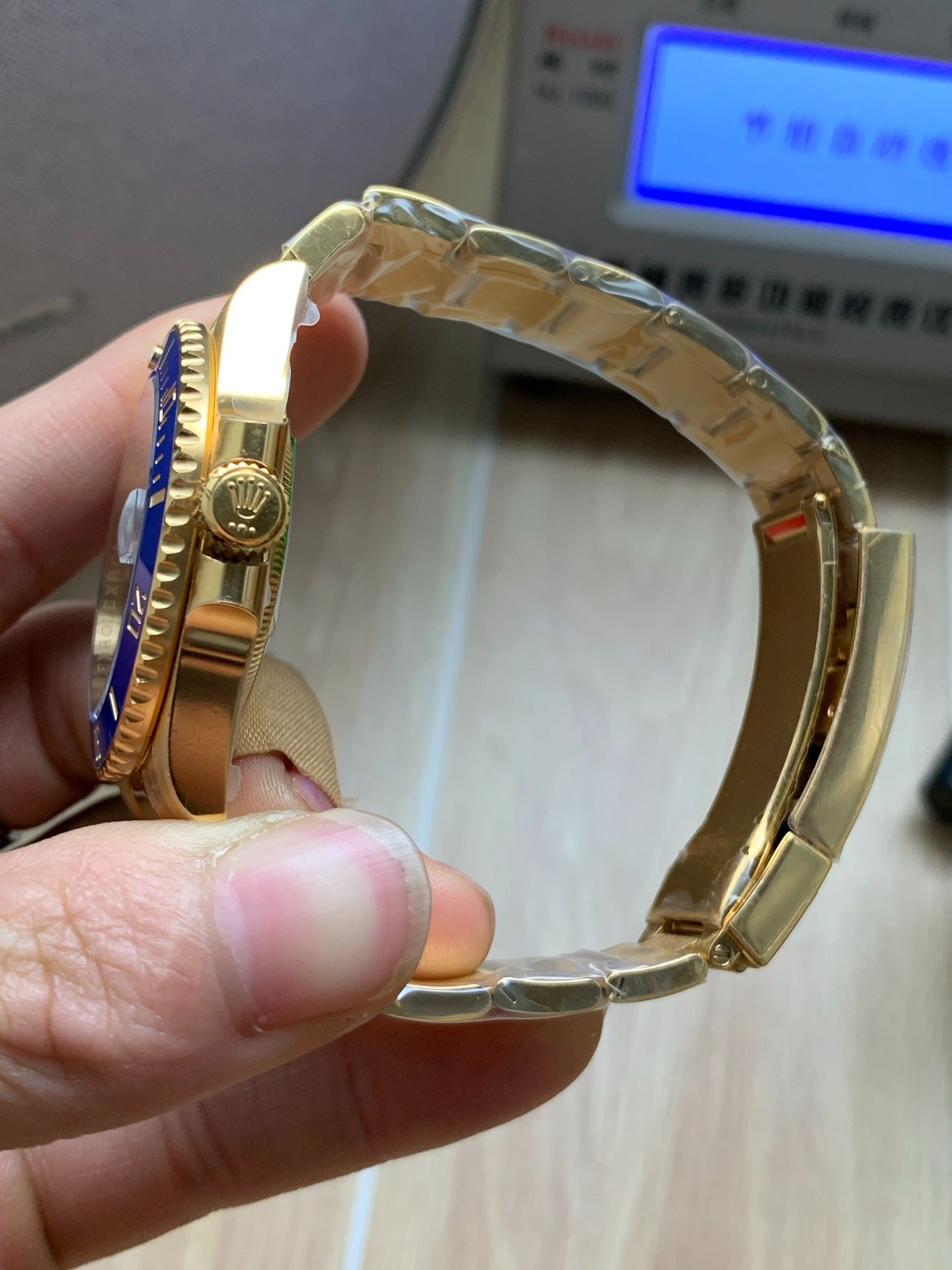 Rolex Submariner Date Full Gold – Sunburst Dial