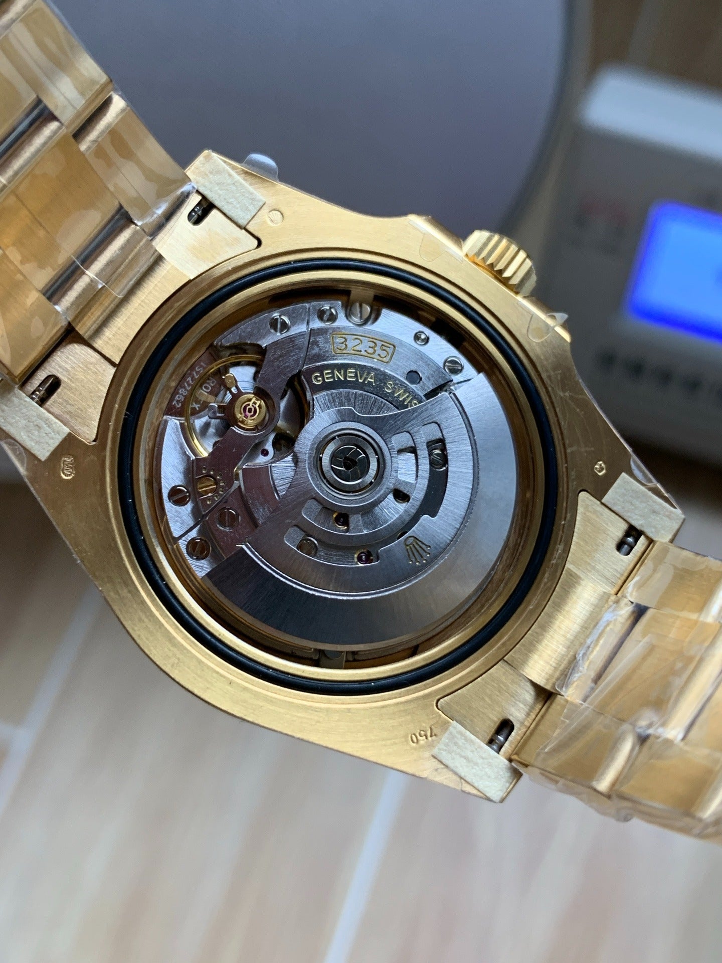 Rolex Submariner Date Full Gold – Sunburst Dial