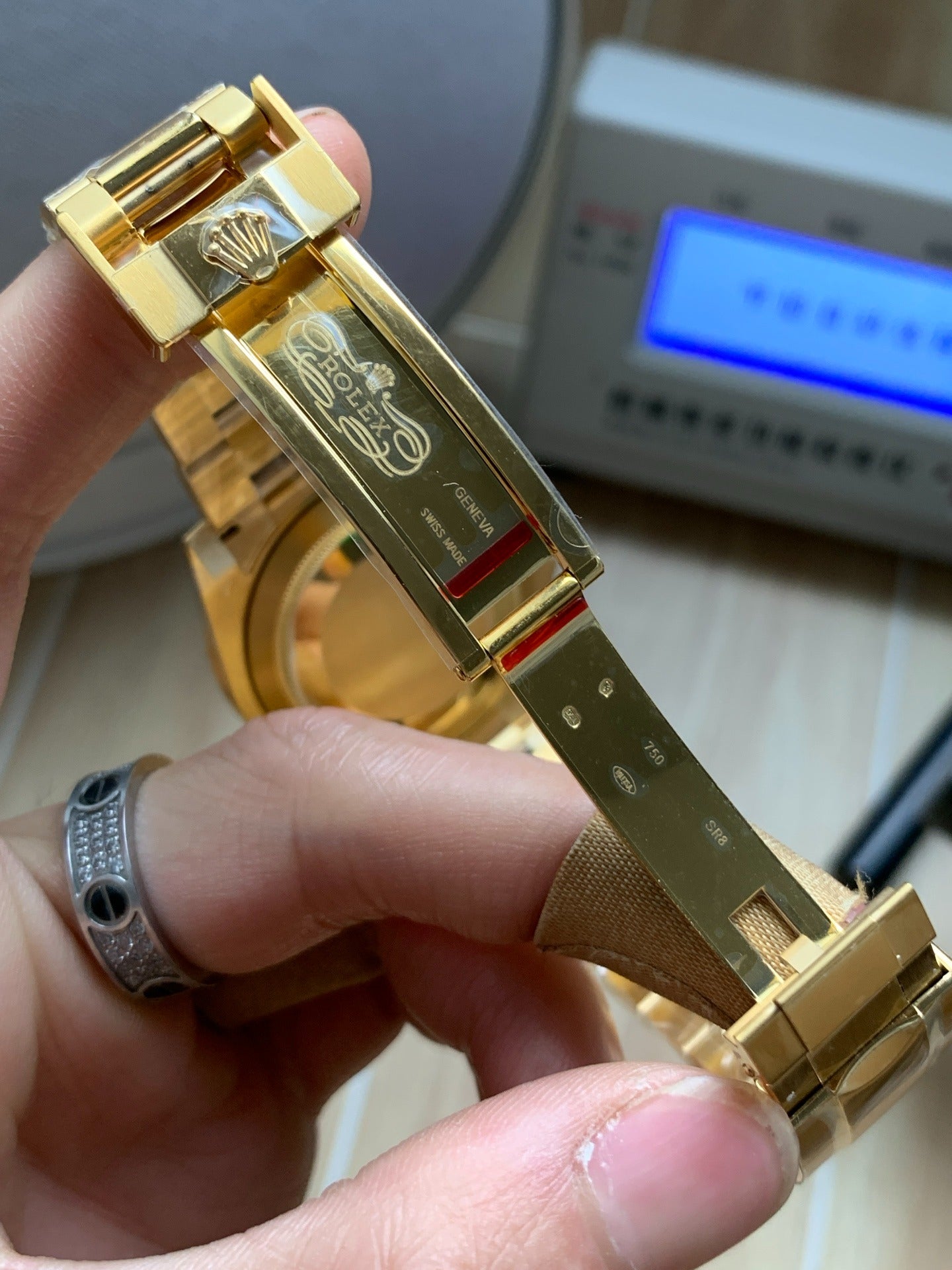 Rolex Submariner Date Full Gold – Sunburst Dial