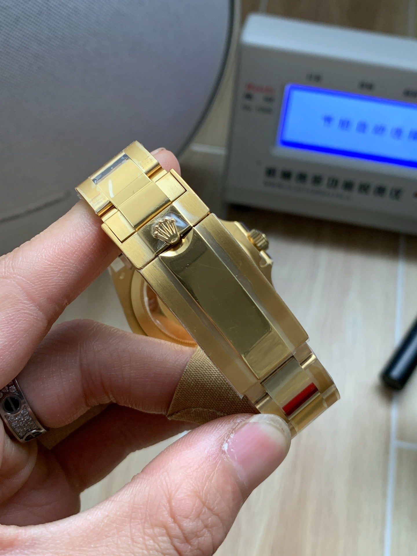 Rolex Submariner Date Full Gold – Sunburst Dial