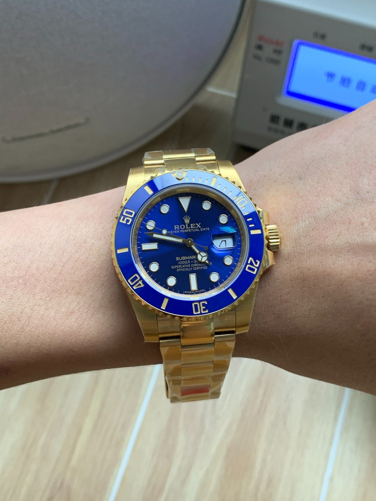 Rolex Submariner Date Full Gold – Sunburst Dial
