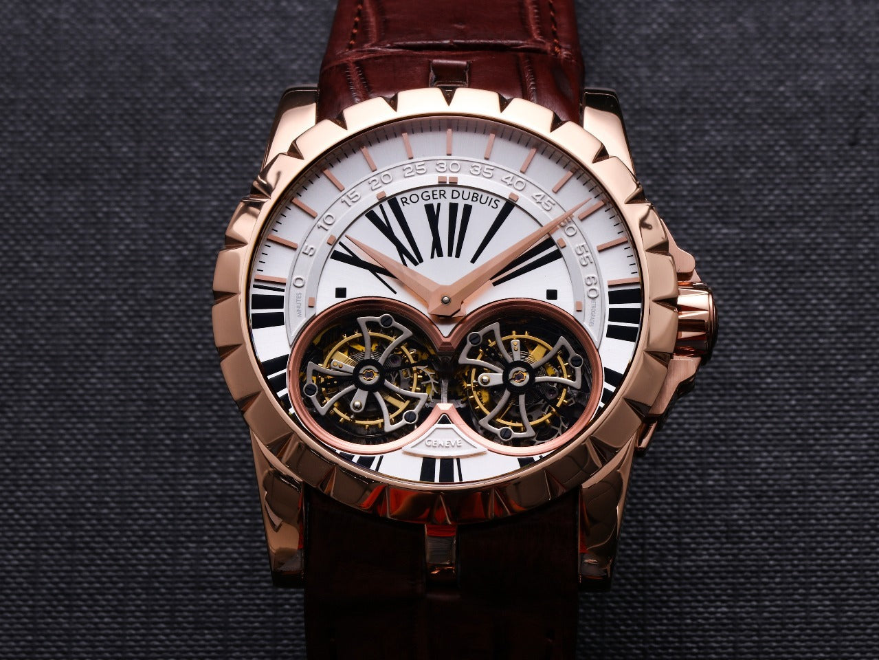Roger Dubuis Excalibur Reloj automático con tourbillon volante en oro