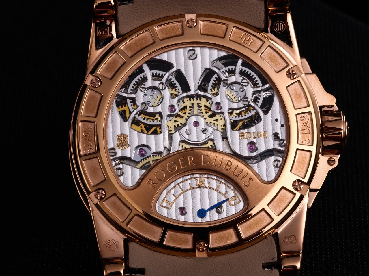 Roger Dubuis Excalibur Reloj automático con tourbillon volante en oro