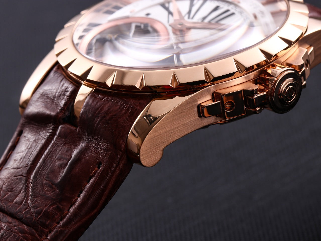 Roger Dubuis Excalibur Reloj automático con tourbillon volante en oro